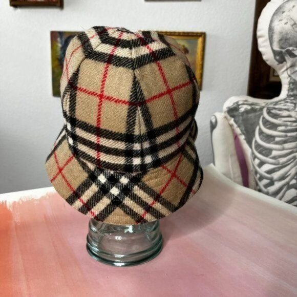 COPY - Burberry Reversible Archive Nova Check Wool Bucket Hat - Picture 8 of 11